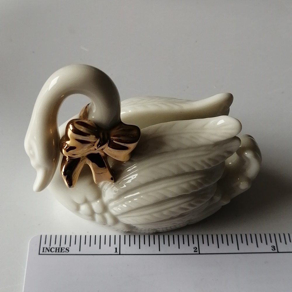 Mikasa Swan Place Card Holder Fine Porcelain Wedding Bells Collection - Picture 8 of 8